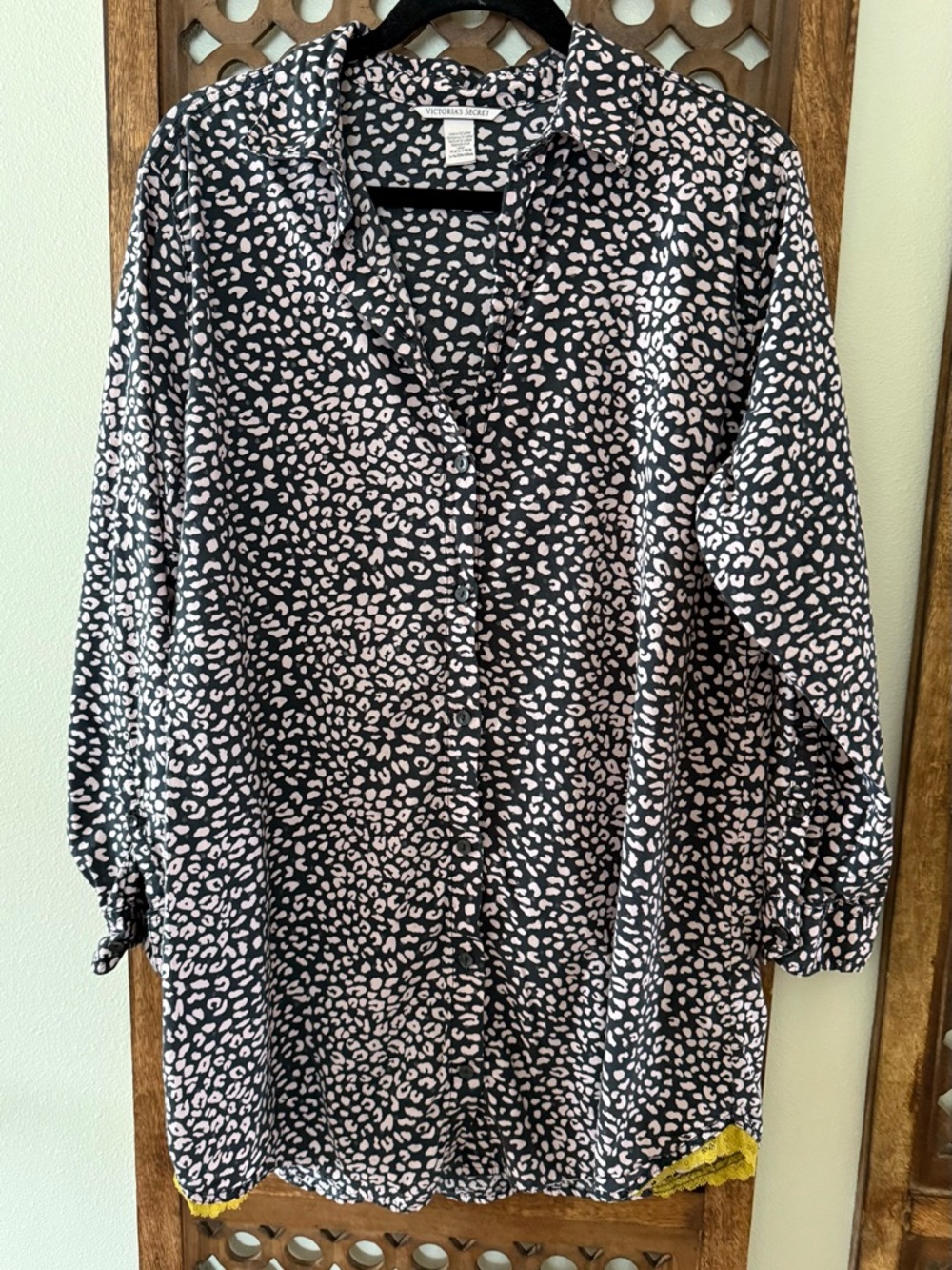 Victoria’s Secret Leopard Print Sleep Shirt Nightgown 
Lg